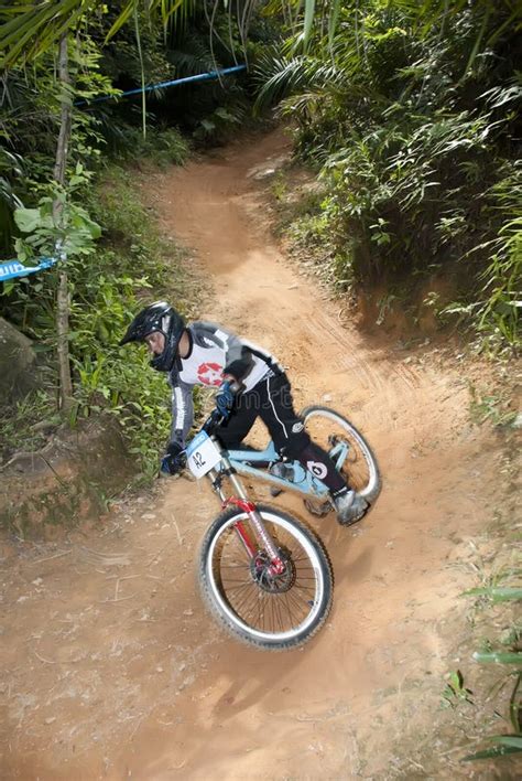 Mountain-bike Racing editorial photo. Image of helmet - 19511761