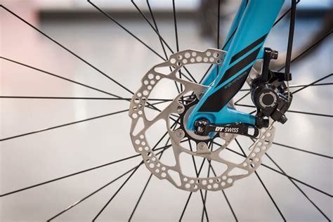 Road Bike Disc Brakes - The Future of Road Bikes or will Rim Brakes ...