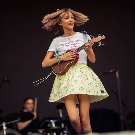 Instagram Grace Vanderwaal Outfits