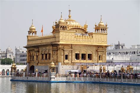 Golden Temple, Amritsar: Magnificent and Divine Footprint of Sikh ...