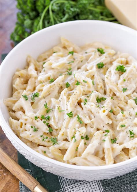 Italian White Sauce Pasta Recipe: Easy and Creamy!