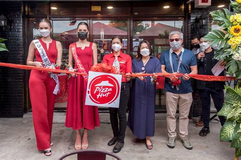 Pizza goodness abound as Pizza Hut opens new Makati store with Bb. Pilipinas beauties "meet-and ...