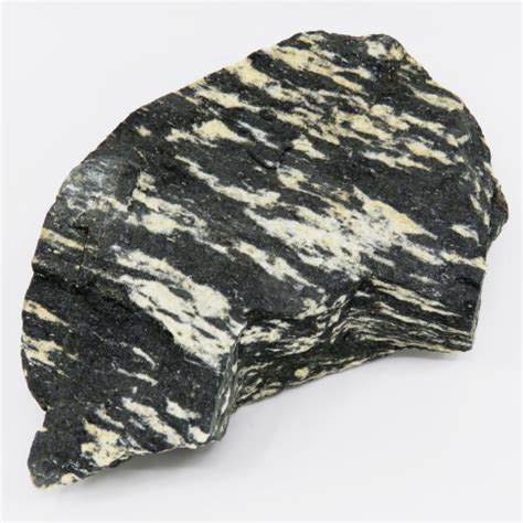 Gabbro Rock (Facts, Composition, and Uses) Lots of Pictures