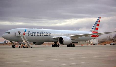 PHOTOS: Boeing 777-300ER in New American Airlines Livery - AirlineReporter : AirlineReporter