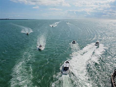 Powerboats in Biscayne Bay, Florida. Stock Photo - Image of boating, boats: 153517996