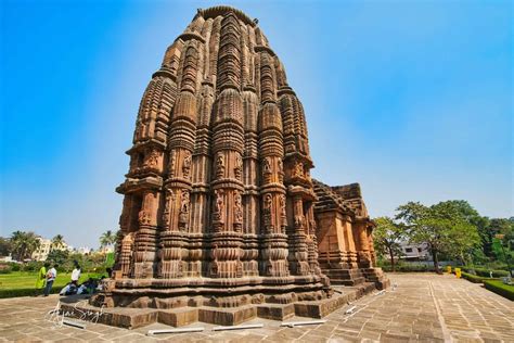 Rajarani Temple Bhubaneswar – Collecting Moments