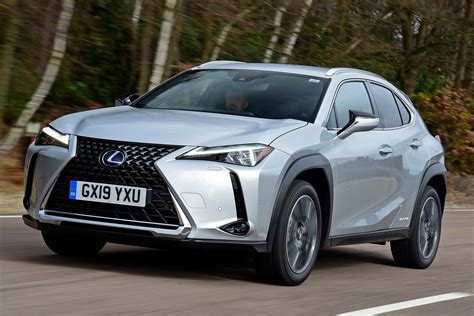 New Lexus UX 250h 2019 review | Auto Express