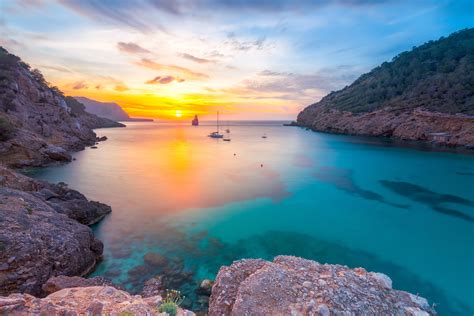 Top 10 best beaches in Ibiza | Ibiza sehenswürdigkeiten, Ibiza stadt, Ibiza strand