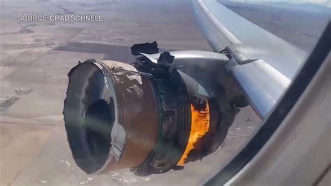 Boeing 777 engine failure and fire - YouTube