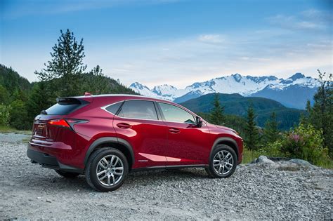 Lexus Plays Catch Up in Small SUVs - WSJ