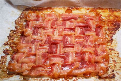 Bacon Crust Pizza - SavoryReviews