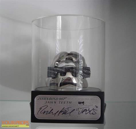 James Bond: The Spy Who Loved Me Jaws teeth SE Edition Artist Proof replica movie prop