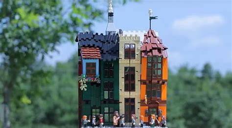 Even bigger LEGO Harry Potter Diagon Alley set created