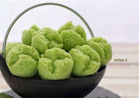 Resep Kue Mangkok Pandan oleh Aditya Damayanti - Cookpad