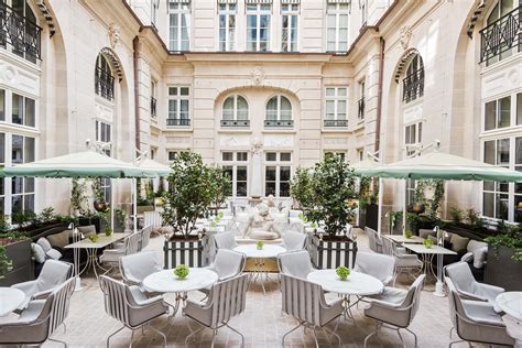 Hôtel de Crillon Beckons with Old World Glamour