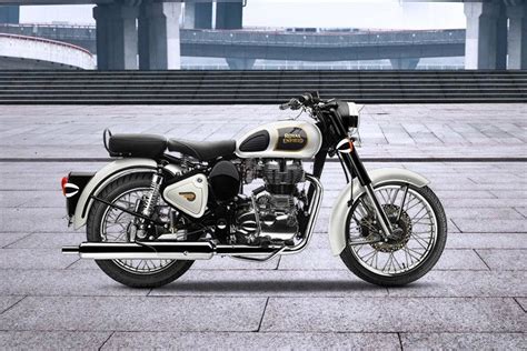 Royal Enfield Classic 350 Price (Mar Offers), Specs, Mileage, Reviews