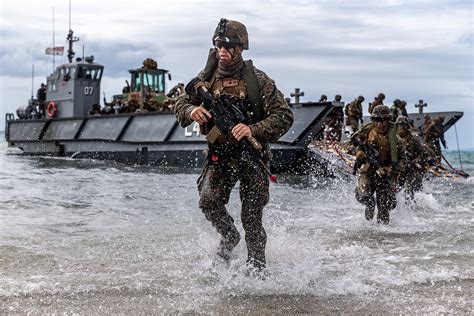 U.S. Marines Complete Simulated Combined Amphibious Assault, Reconnaissance Raid in Bowen ...