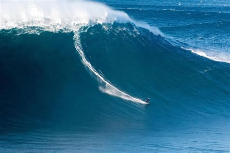 Nazare big wave surfing: Watch the opening day video