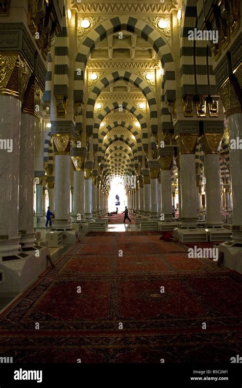 Masjid Nabawi Wallpaper At Night