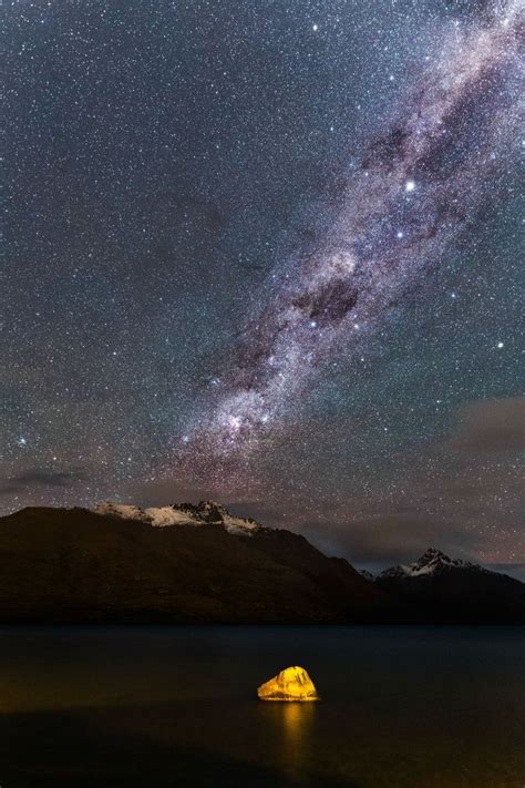 Milky Way over Lake Wakatipu, New Zealand - Imgur | Milky way, Lake wakatipu, Landscape