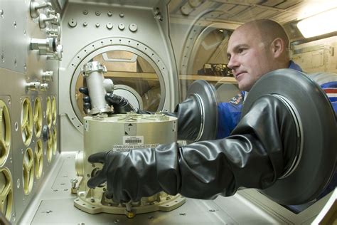 Space in Images - 2009 - 05 - Astronaut training facilities