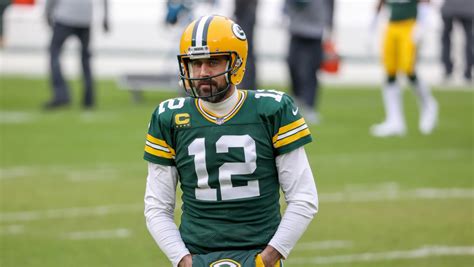 Aaron Rodgers Wins Third NFL MVP Award, Thanks Fiancée in Speech | Complex