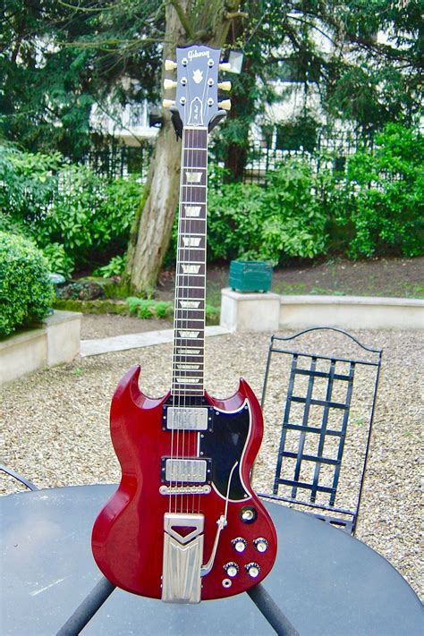 Pin by Michael Henry on guitars | Guitar design, Gibson guitars, Music guitar