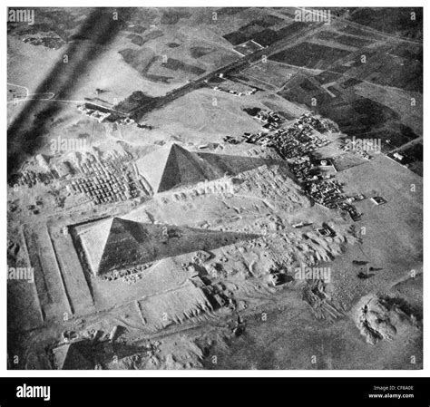 1926 Pyramids of Giza Sphinx aerial view Stock Photo - Alamy