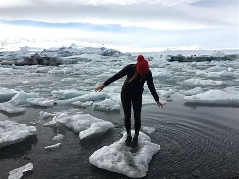 What to Pack for Exploring Iceland in the Spring - Eleonore Everywhere