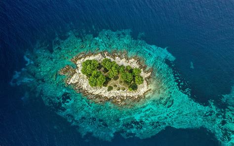 Island in the ocean, view from above, island top view, beautiful island, HD wallpaper | Peakpx