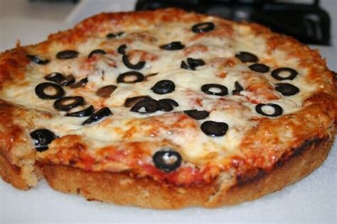 Copycat Pizza Hut Original Pan Pizza Recipe | CDKitchen.com