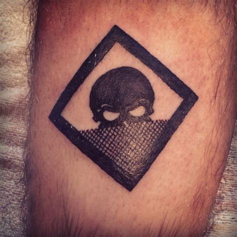 Mikes tattoo | Tattoos, Skull tattoo, Geometric tattoo