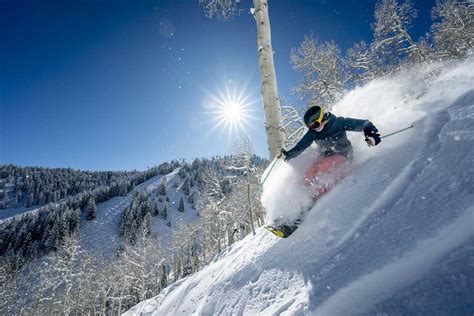 Aspen Snowmass: Discover Ski Paradise & Sustainability!