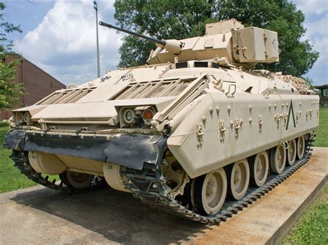 Bradley M2/M3 - Tracked Armoured Fighting Vehicle