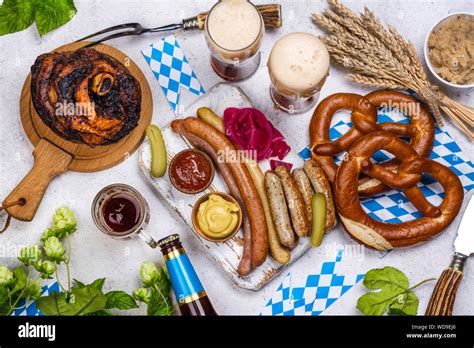 Traditional Oktoberfest food Stock Photo - Alamy