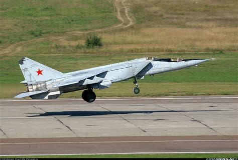 Mikoyan-Gurevich MiG-25PU - Russia - Air Force | Aviation Photo #0931225 | Airliners.net