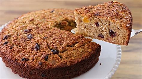 Easy and Healthy Oatmeal Cake Recipe - The Cooking Foodie