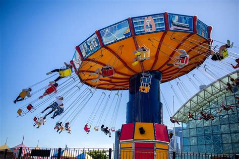 Rides & Games in Chicago | Iconic Ferris Wheel | Navy Pier