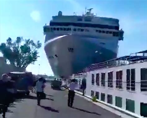 Cruise ship rams into tourist boat in Venice, 5 hurt - TRAVELANDY NEWS