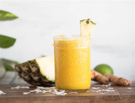 Pineapple & Turmeric Anti-Inflammatory Smoothie | FOOD MATTERS®