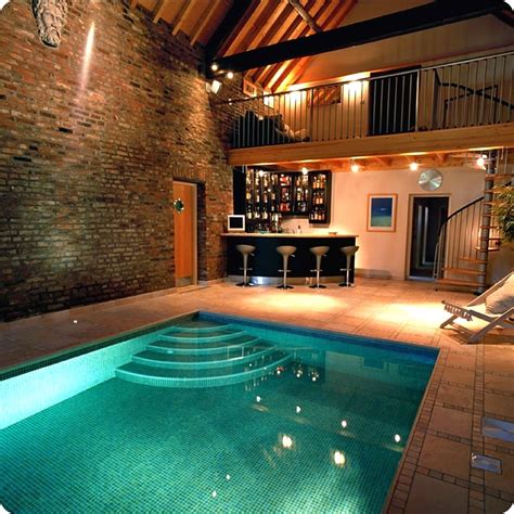 20 Homes With Beautiful Indoor Swimming Pool Designs