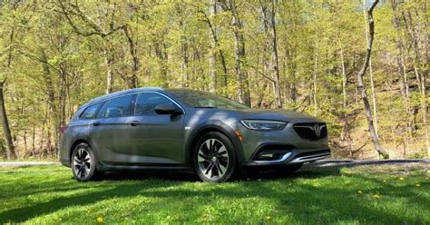 2018 Buick Regal TourX review