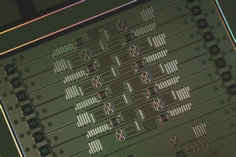 IBM Successfully Constructs a 17-Qubit Quantum Processor, its Most ...