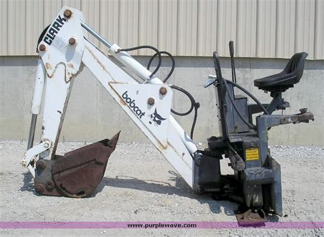 Bobcat 909 backhoe attachment in Fairview Heights, IL | Item 8008 sold | Purple Wave