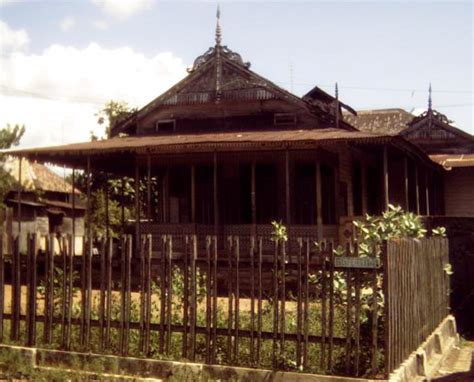 Rumah Adat Banjar ~ Banjarmasin-Culture