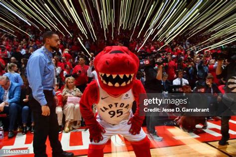 Toronto Raptors Mascot Photos and Premium High Res Pictures - Getty Images