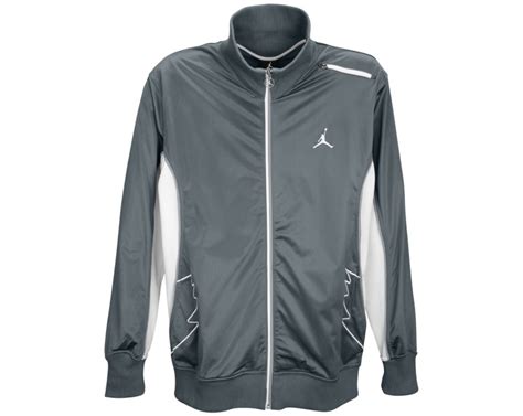 Air Jordan V Wolf Grey Apparel Collection - Air Jordans, Release Dates ...