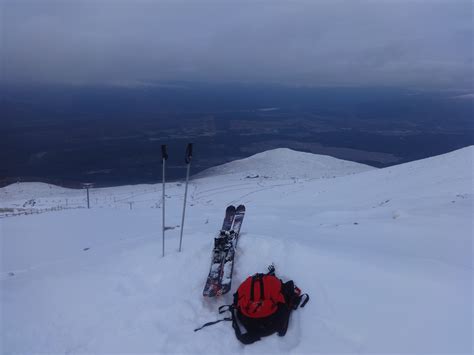 Finally enough snow on the Scottish mountains : r/skiing