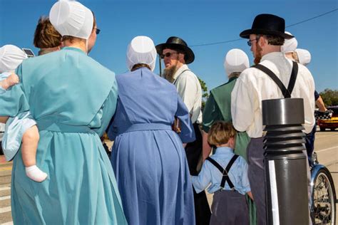 Amish wedding dress (A guide to wedding attire) – Amish Baskets