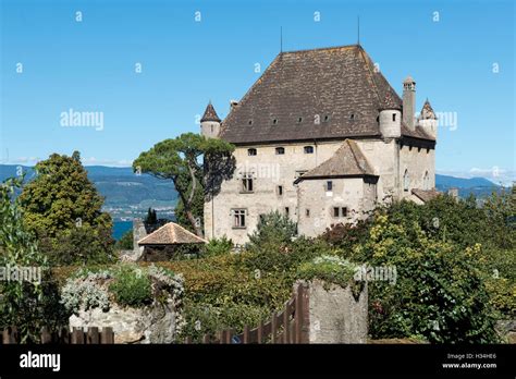 Yvoire castle, medieval historic village of Yvoire, Haute-Savoie, France Stock Photo - Alamy